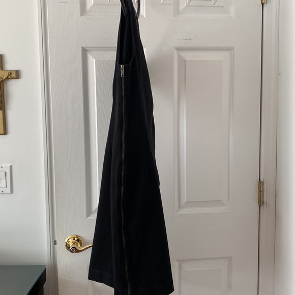 DKNY black sleeveless dress. Size 8. Rounded neck. Full side zipper. PTP abt 19 - Picture 3 of 11